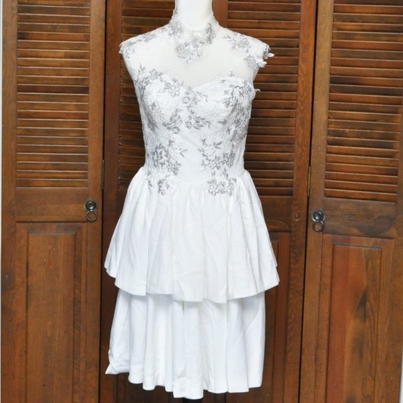 White Short Tiered Skirt Wedding Dress Sz 6 - Picture 2 of 10